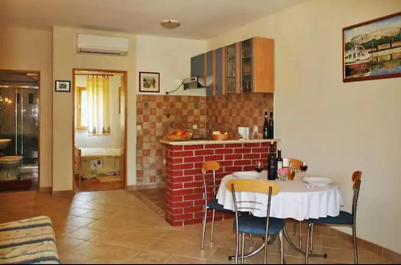 Apartment A2 Peroj 0*,  Croatia